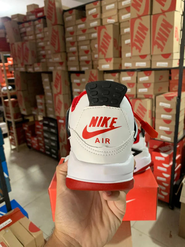 Air Jordan 4 - Fire Red Vermelho e Branco