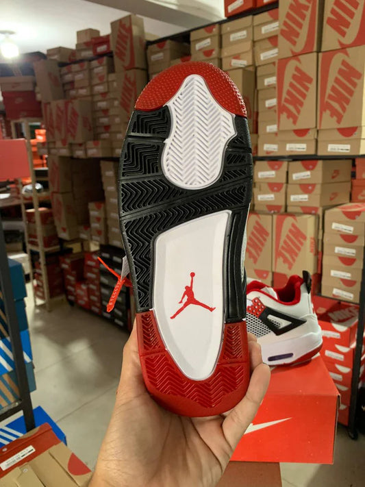Air Jordan 4 - Fire Red Vermelho e Branco